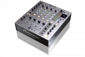 PIONEER - Console DJ numrique 4 voies avec effet DJM 700S